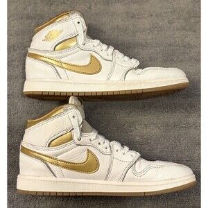 Nike Air Jordan 1 Retro White Metallic Gold Light Brown FD2597-107 Kids Size 3Y